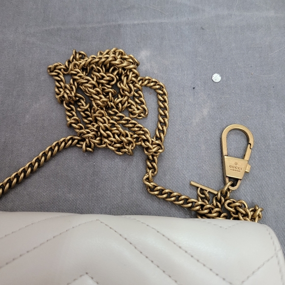 Gucci White Crossbody Bag with Gold Accents - Picture 2 of 10